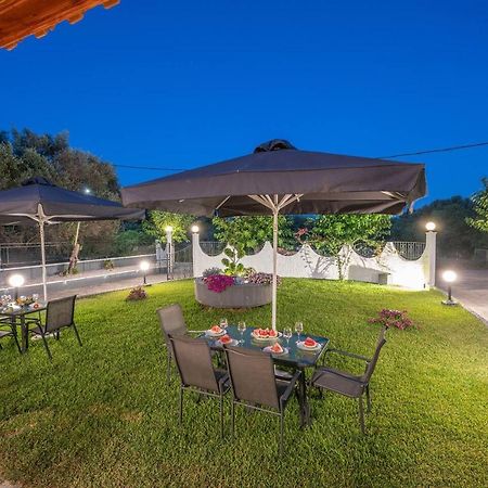 Afroditi Holiday Home - Blue Apartment Svoronata Buitenkant foto