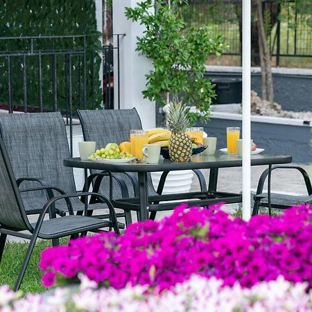 Afroditi Holiday Home - Blue Apartment Svoronata Buitenkant foto