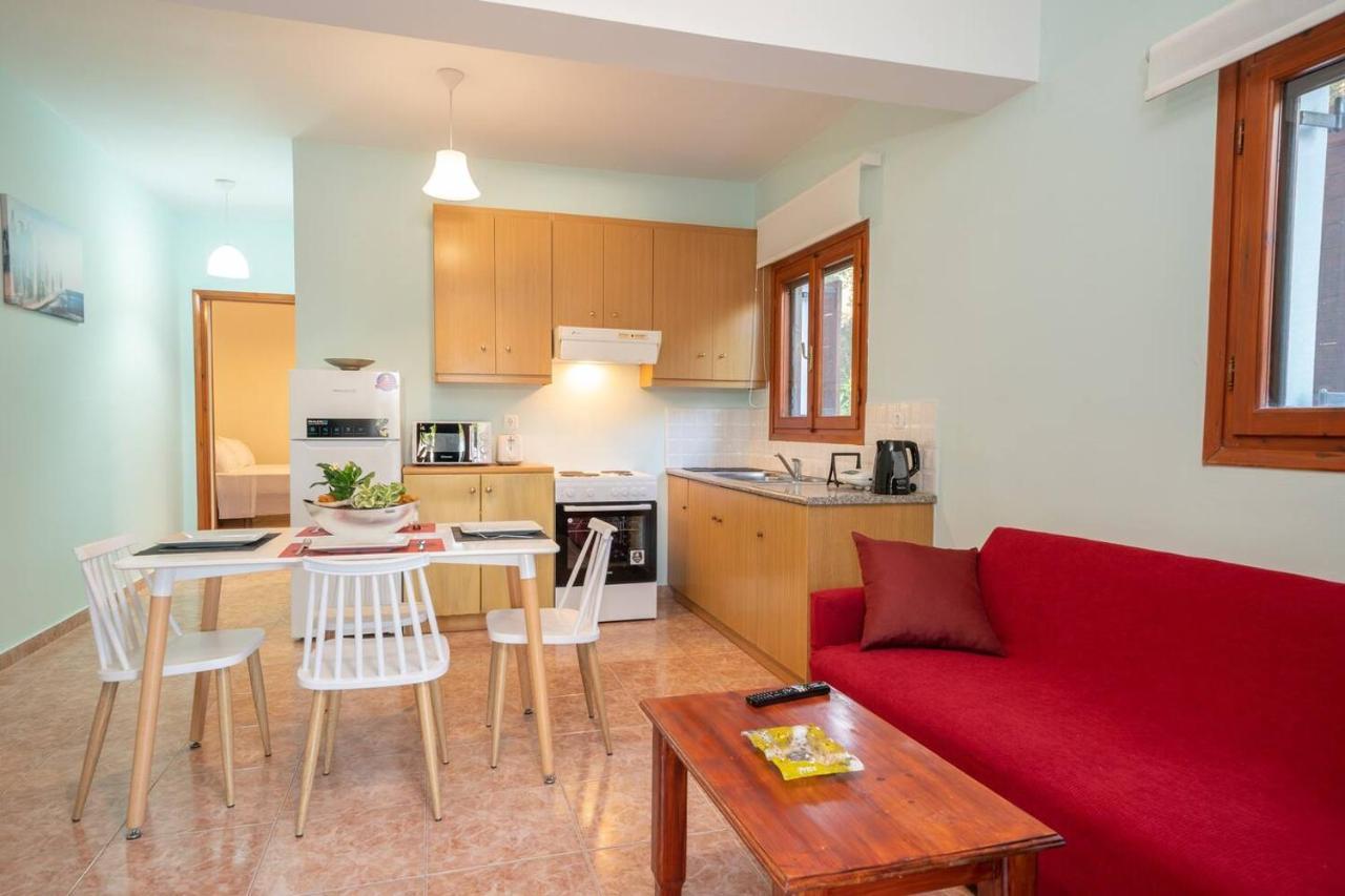 Afroditi Holiday Home - Blue Apartment Svoronata Buitenkant foto
