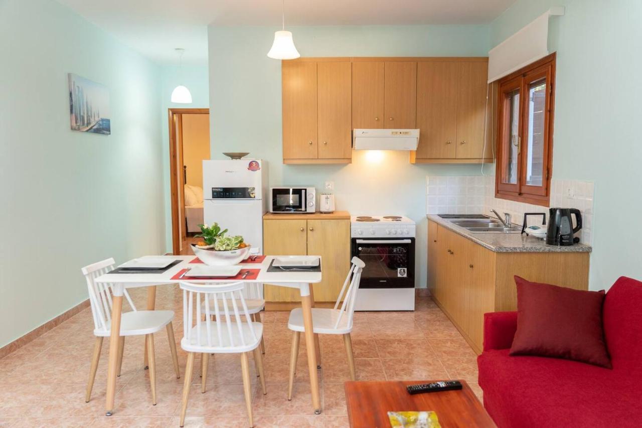 Afroditi Holiday Home - Blue Apartment Svoronata Buitenkant foto